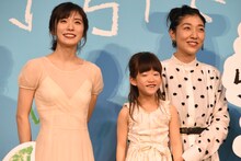 左から松岡茉優、佐々木みゆ、安藤サクラ。