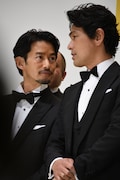 左から竹野内豊、江口洋介。