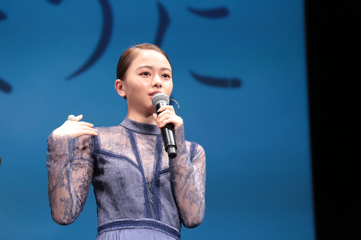 山本舞香