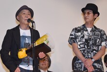 左から廣木隆一、高良健吾。