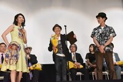 左から瀧内公美、廣木隆一、高良健吾。
