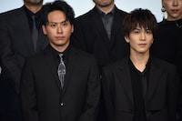 左から山下健二郎、岩田剛典。