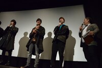 左から桜田通、才川コージ、櫻井圭佑、のり（オテンキ）。