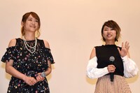 左から沖佳苗、三瓶由布子。