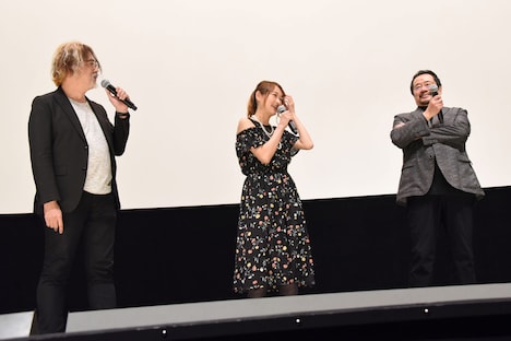 左から前川淳、沖佳苗、梅澤淳稔。
