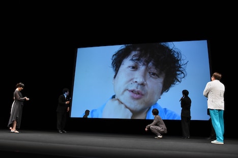 ムロツヨシによるコメント映像。