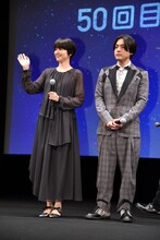 左から長澤まさみ、山田孝之。