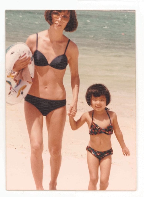 「母、野際陽子 81年のシナリオ」に収められたプライベート写真。