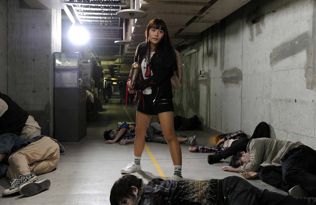 浅川梨奈がバットでゾンビと対決「トウキョウ・リビング・デッド・アイドル」新予告