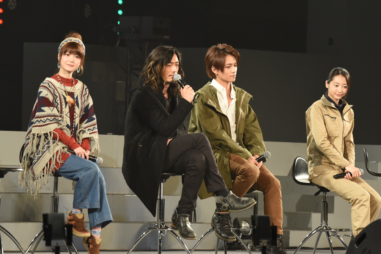 左から東亜優、谷口賢志、藤田富、武田玲奈。
