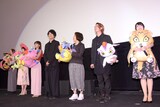 「デジモンアドベンチャー tri. 第6章『ぼくらの未来』」初日舞台挨拶にて、左から田村睦心、吉田仁美、三森すずこ、細谷佳正、山口眞弓、池田純矢、荒川美穂。