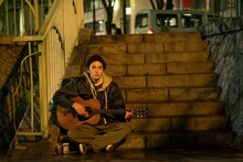 「私の人生なのに」より、稲葉友演じる柏原淳之介。