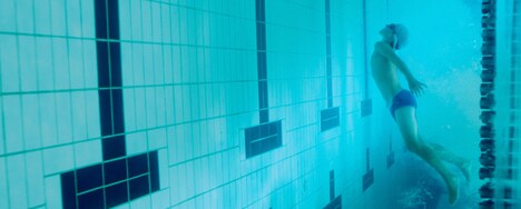 「プールサイドの初恋」