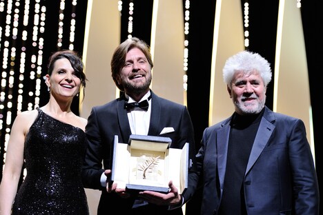 第70回カンヌ国際映画祭授賞式の様子(写真提供:Abaca/アフロ (c)ムービープラスカンヌ映画祭/第70回授賞式の様子)。