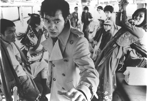 「狂った野獣」 (c)東映