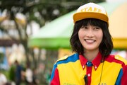 「オズランド」より、橋本愛演じる玉地弥生。