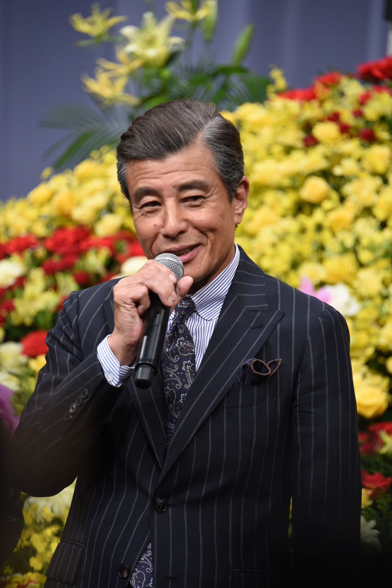 舘ひろし
