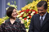 左から広末涼子、舘ひろし。