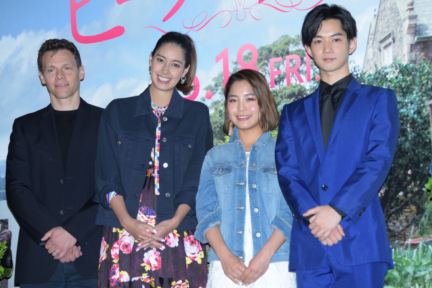 「ピーターラビット」ジャパンプレミアイベントにて、左からウィル・グラック、森泉、高梨沙羅、千葉雄大。