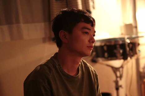 「きみの鳥はうたえる」より、染谷将太演じる静雄。