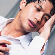 森崎ウィンのビジュアル&インタビュー本「Win-Win」発売