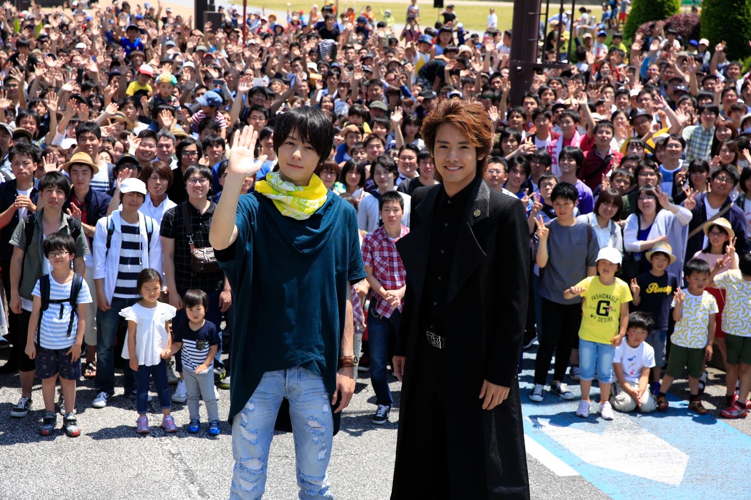 「劇場版 仮面ライダービルド（仮題）」の撮影現場にて。犬飼貴丈（左）と赤楚衛二（右）。