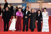 是枝裕和「万引き家族」カンヌで上映、約9分間のスタンディングオベーション