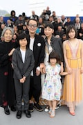 第71回カンヌ国際映画祭のフォトコールに登場した「万引き家族」のキャスト。