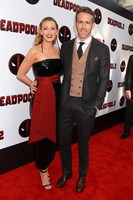 左からブレイク・ライヴリー、ライアン・レイノルズ。