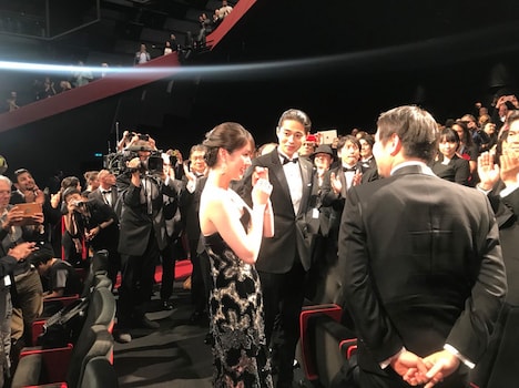 「寝ても覚めても」第71回カンヌ国際映画祭上映後の様子。(c)Kazuko WAKAYAMA