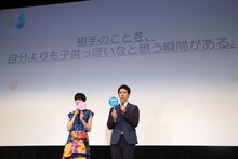 左から小松菜奈、大泉洋。