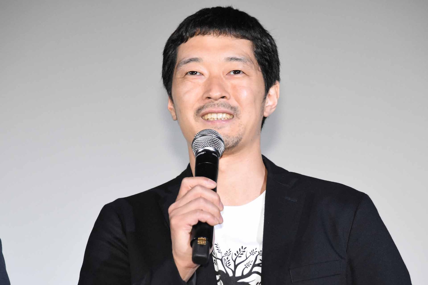 綾部真弥