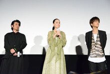 左から永瀬正敏、河瀬直美、岩田剛典。