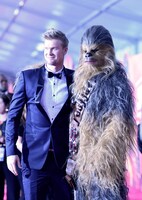 左からヨーナス・スオタモ、チューバッカ。