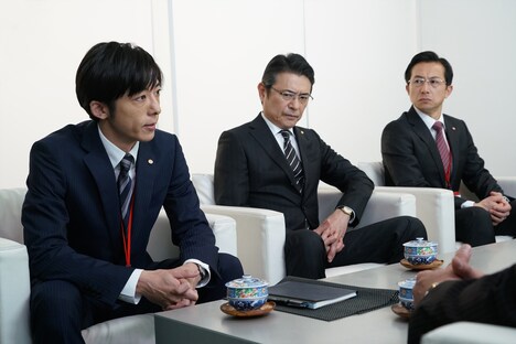 「空飛ぶタイヤ」新場面写真