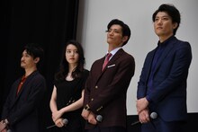 左から勝也、宮原華音、田邊和也、俊藤光利。