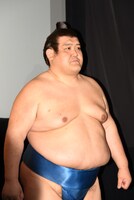 イベント冒頭に登場した力士。