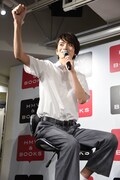 じゃんけん大会にて、「パーを出します」と宣言してグーを出した山本涼介。