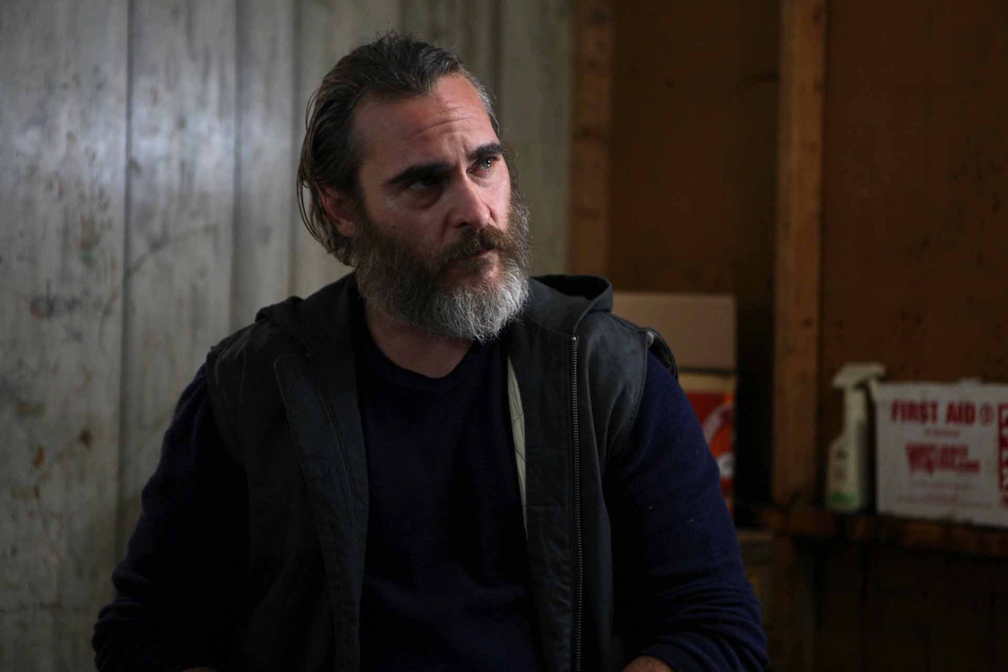 「ビューティフル・デイ」より、ホアキン・フェニックス演じるジョー。