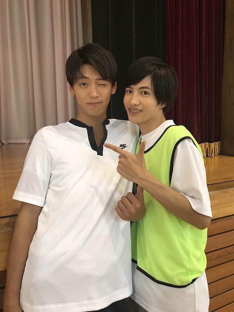 左から竹内涼真、志尊淳。