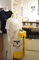 「DEVILMAN crybaby SABBATH SHIBUYA」物販スペースの様子。