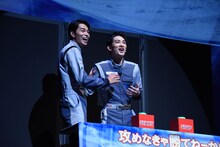 左から東出昌大、町田啓太。