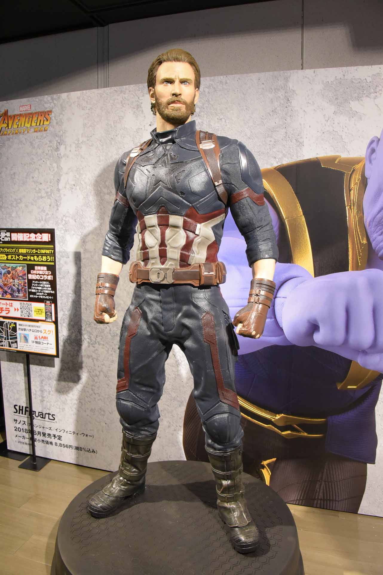 キャプテン・アメリカの等身大スタチュー。 (c)2018 MARVEL