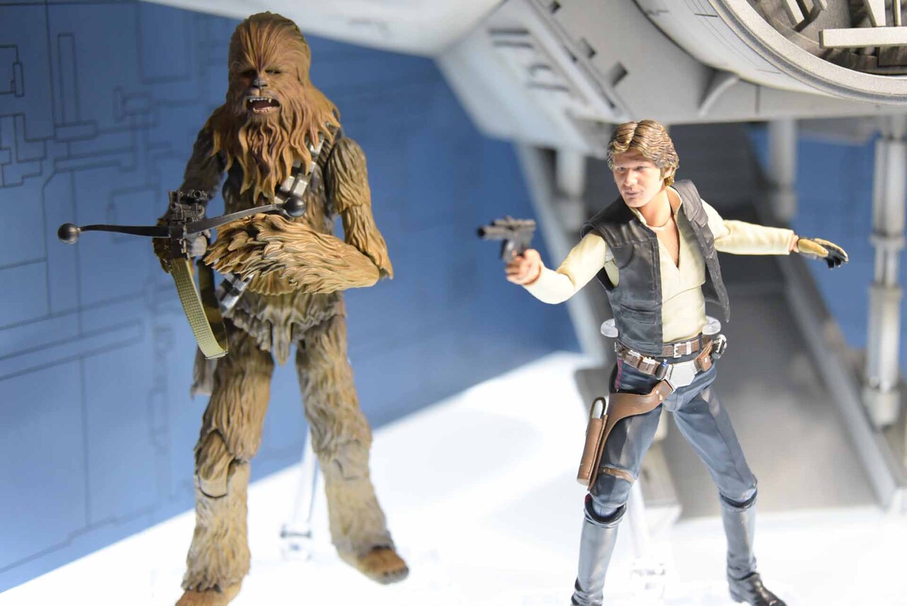 チューバッカ（左）とハン・ソロ（右）のフィギュア。 - アメコミ
