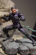 ブラックパンサーのフィギュア。