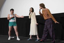 左からオラキオ、玉城ティナ、小関裕太。