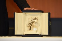 パルムドールのトロフィー。