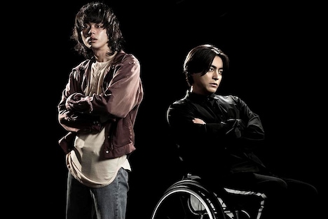 左から、菅田将暉演じる真柴祐太郎、山田孝之演じる坂上圭司。（写真提供：テレビ朝日）