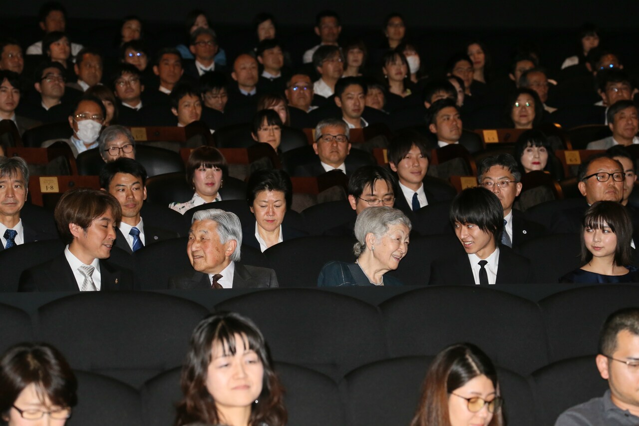 天皇皇后両陛下が山崎賢人や上白石萌歌と「羊と鋼の森」ご鑑賞