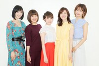 「伝説の『スーパー戦隊ヒロイン』座談会2002-2006」に参加するキャスト。左から長澤奈央、幸、菊地美香、別府あゆみ、山崎真実。